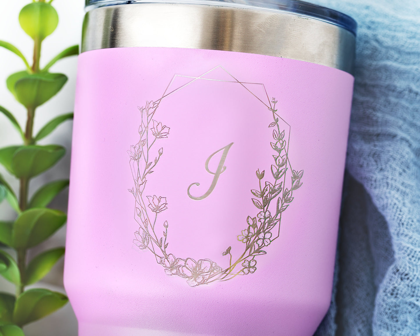 30oz Monogram Tumbler with Floral Wreath | Personalized Travel Mug for Gardeners & Moms